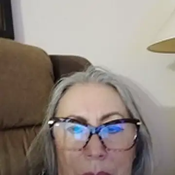 EvaRobinson online show from October 2025 11:18:02 PM