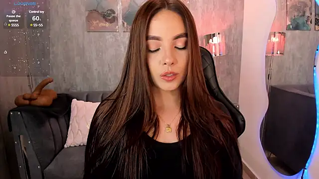 Snapshot of MelanieHudson_ chatting on February 2025 12:47:02 AM MelanieHudson  online show from February 2025 12:47:02 AM