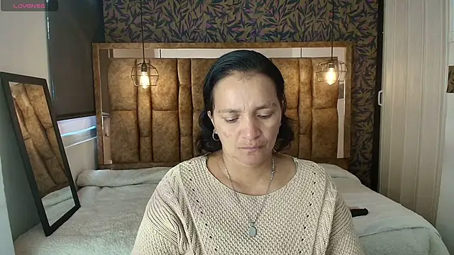 Snapshot of MarilynMiilf_ chatting on June 2026 07:25:01 PM MarilynMiilf online show from June 2026 07:25:01 PM