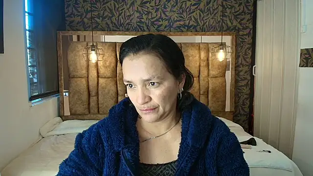Snapshot of MarilynMiilf_ chatting on June 2026 07:35:02 PM MarilynMiilf online show from June 2026 07:35:02 PM
