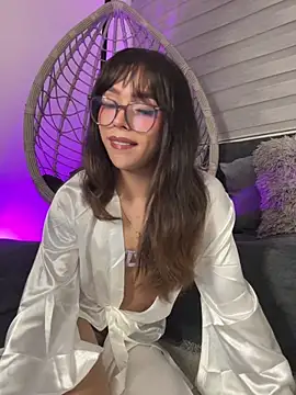 Snapshot of Samantha_Bernardo chatting on April 2026 04:07:02 AM Samantha Bernardo online show from April 2026 04:07:02 AM