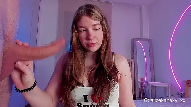 Snapshot of alicekaneky chatting on February 2026 11:41:02 PM alicekaneky online show from February 2026 11:41:02 PM