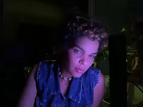 Snapshot of Ambar___ chatting on October 2025 09:43:02 AM Ambar online show from October 2025 09:43:02 AM