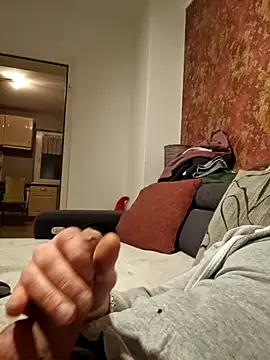 Snapshot of Mjn34 chatting on January 2025 06:03:01 PM Mjn34 online show from January 2025 06:03:01 PM