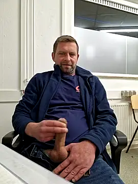 Snapshot of Mjn34 chatting on March 2025 07:04:02 AM Mjn34 online show from March 2025 07:04:02 AM