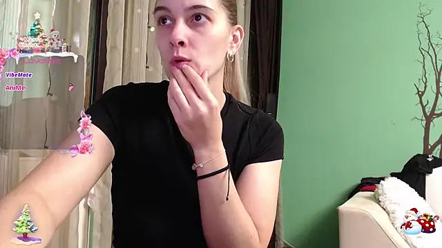 Snapshot of lovingfeetheels chatting on December 2024 06:46:01 AM lovingfeetheels online show from December 2024 06:46:01 AM