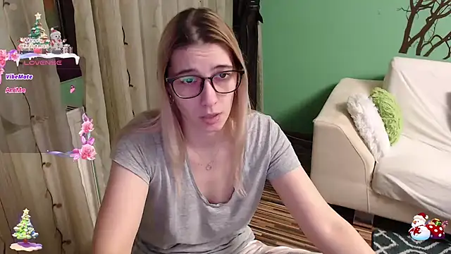 Snapshot of lovingfeetheels chatting on December 2024 07:04:01 AM lovingfeetheels online show from December 2024 07:04:01 AM