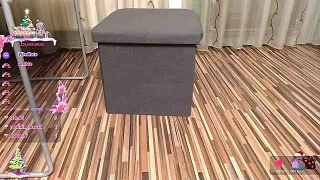 Snapshot of lovingfeetheels chatting on December 2024 08:56:01 AM lovingfeetheels online show from December 2024 08:56:01 AM