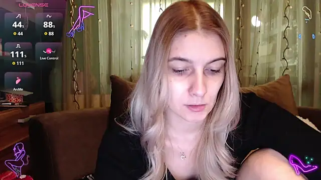 Snapshot of lovingfeetheels chatting on November 2025 07:51:02 AM lovingfeetheels online show from November 2025 07:51:02 AM