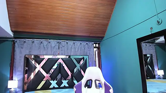 Linda4Petite online show from February 2025 09:35:02 PM