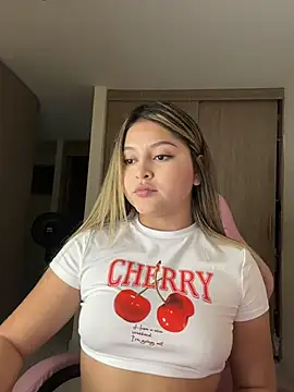 lunablossom  online show from March 2026 11:57:02 PM