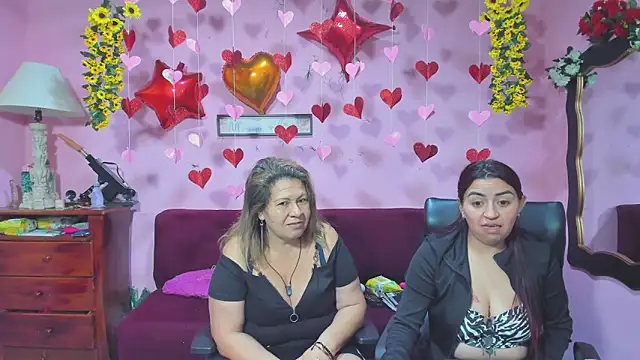 lesbiancuple online show from February 2026 12:09:02 PM