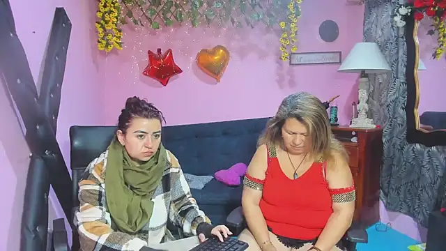 lesbiancuple online show from March 2026 11:50:01 AM