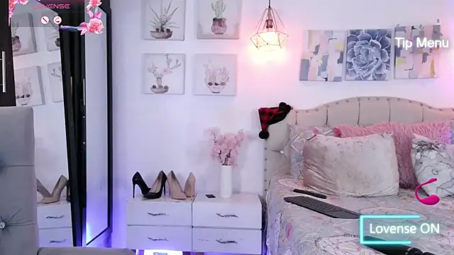 Dulce Morrys online show from December 2024 05:48:01 PM