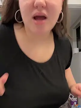 Snapshot of RosieDixx chatting on December 2024 06:44:01 AM RosieDixx online show from December 2024 06:44:01 AM