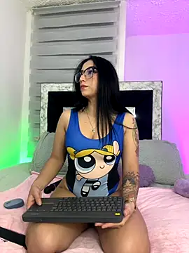 Snapshot of sophie_cute66 chatting on November 2025 06:05:02 AM sophie cute66 online show from November 2025 06:05:02 AM