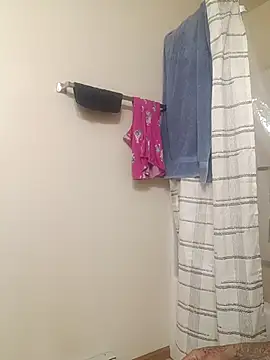 yellowwetfox online show from March 2026 02:12:02 PM