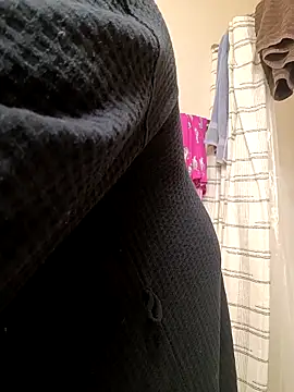 yellowwetfox online show from March 2026 10:32:01 AM