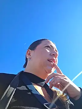 isabella rossse online show from April 2026 03:02:02 PM