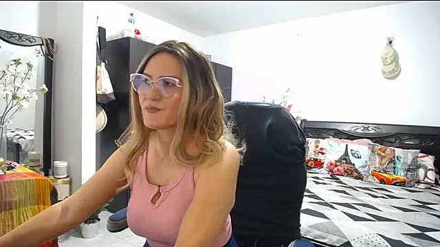 Snapshot of Xiimen chatting on January 2025 12:43:02 AM Xiimen online show from January 2025 12:43:02 AM