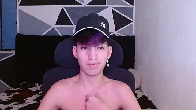 Snapshot of littlextreme chatting on December 2024 05:45:01 AM littlextreme online show from December 2024 05:45:01 AM