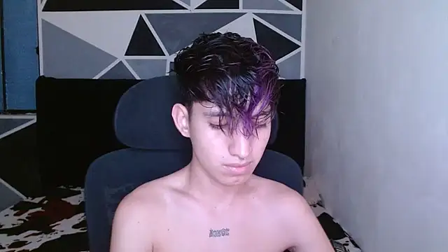 Snapshot of littlextreme chatting on December 2024 02:21:01 AM littlextreme online show from December 2024 02:21:01 AM