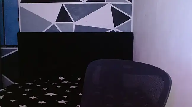 Snapshot of littlextreme chatting on December 2024 04:11:01 AM littlextreme online show from December 2024 04:11:01 AM