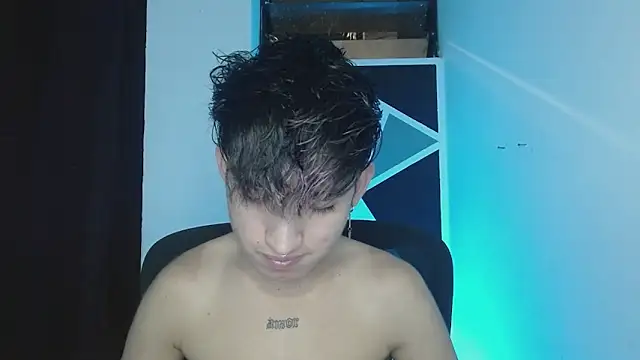 Snapshot of littlextreme chatting on March 2025 02:10:01 AM littlextreme online show from March 2025 02:10:01 AM