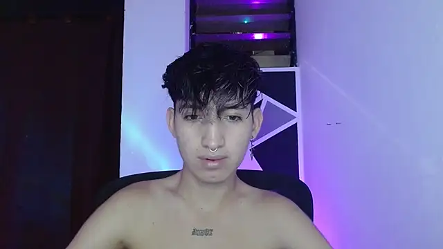 Snapshot of littlextreme chatting on March 2025 01:03:02 AM littlextreme online show from March 2025 01:03:02 AM