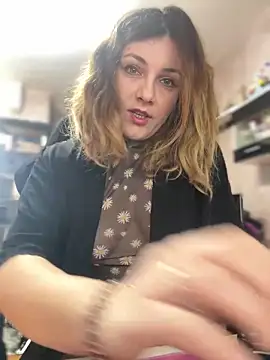 DaisyVibesss online show from January 2025 08:40:02 AM