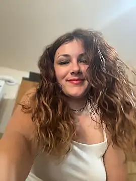 DaisyVibesss online show from July 2026 01:04:02 PM