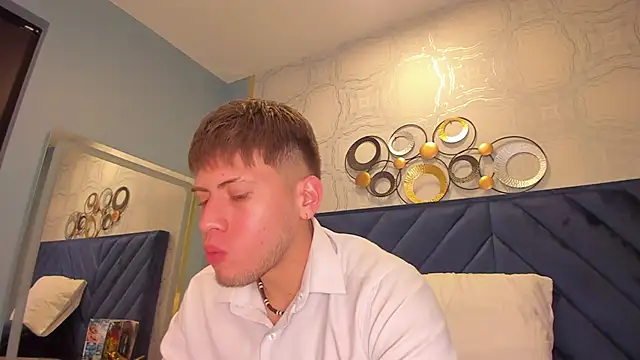 SebastianMaximoff online show from January 2025 12:04:02 PM