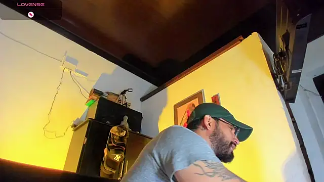 CamiloGray  online show from October 2025 02:09:01 PM