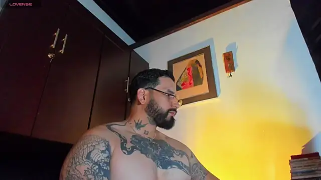 Snapshot of CamiloGray_ chatting on May 2026 01:39:01 PM CamiloGray online show from May 2026 01:39:01 PM