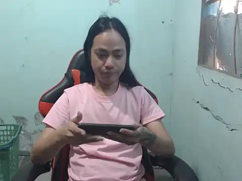 itsmacky4u online show from April 2026 05:56:01 AM