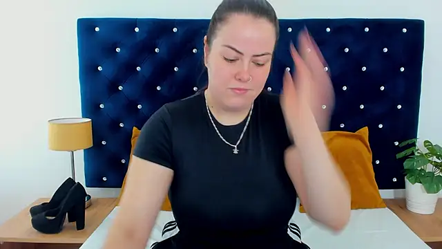 EvaLick online show from November 2025 06:45:02 AM