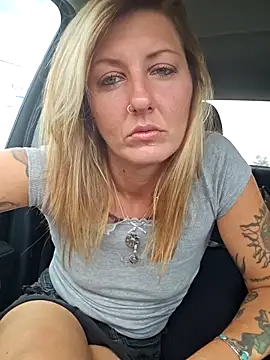 SheIsSomething online show from September 2025 09:15:02 PM