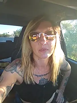 SheIsSomething online show from December 2025 11:21:01 PM