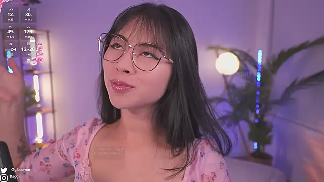 Snapshot of Gigi_ohlala chatting on January 2025 03:07:01 AM Gigi ohlala online show from January 2025 03:07:01 AM