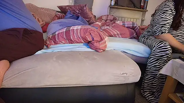 Snapshot of HotBiPaar chatting on March 2025 09:48:01 PM HotBiPaar online show from March 2025 09:48:01 PM