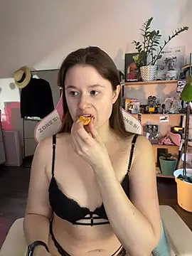 sweetest pie online show from April 2026 04:01:01 PM