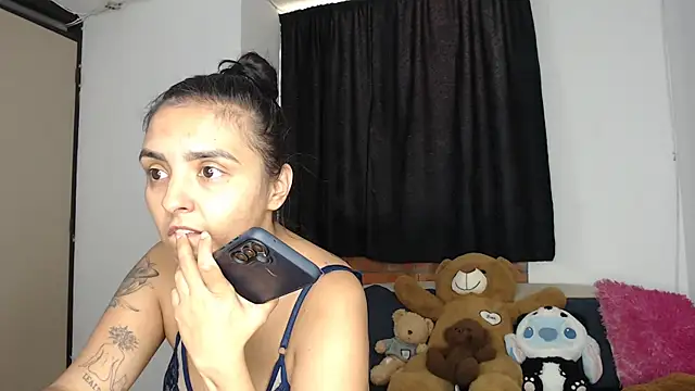 kathy luisa online show from December 2025 04:35:02 PM