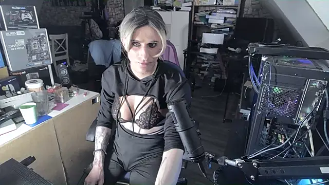 Manu3li online show from December 2024 01:18:01 AM