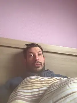 Taxidriver1988 online show from December 2025 09:26:02 AM