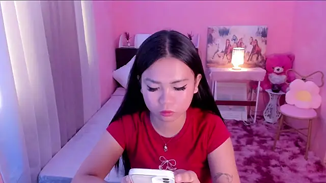 Snapshot of Vivorey_Leighn chatting on December 2024 11:02:02 PM Vivorey Leighn online show from December 2024 11:02:02 PM