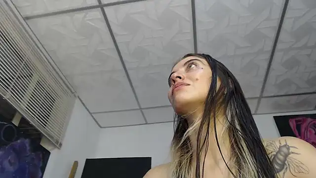 mariecam420 online show from April 2026 05:22:02 PM