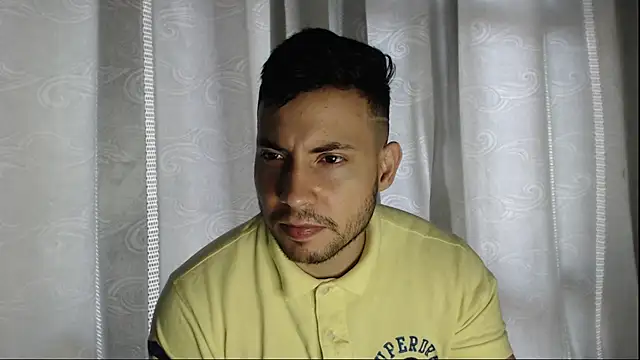 Snapshot of Armando_2002 chatting on September 2025 04:18:02 PM Armando 2002 online show from September 2025 04:18:02 PM