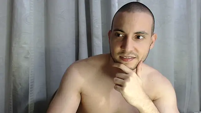 Snapshot of Armando_2002 chatting on October 2025 02:22:02 AM Armando 2002 online show from October 2025 02:22:02 AM