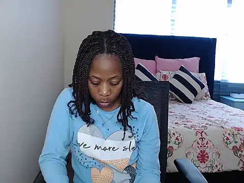 QUEENMANDYY online show from May 2026 06:31:02 AM