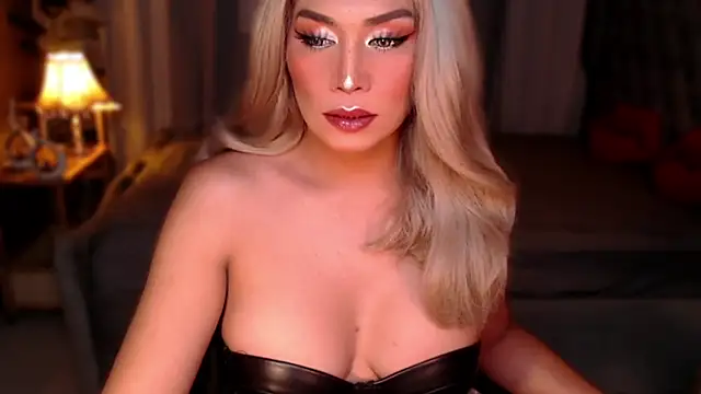 QUEEN GIAMOORE69 online show from May 2026 11:31:02 PM